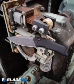 Kershaw Launch 1 Automatic Knife Gray Aluminum (3.4" Blackwash) 7100GRYBW 13 Kershaw Launch 1 Automatic Knife Gray Aluminum (3.4" Blackwash) 7100GRYBW -Kershaw Kershaw Launch 1 Automatic Knife Black Aluminum BlackWash 7100BW BHQ 27374 kp lifestyle web 1